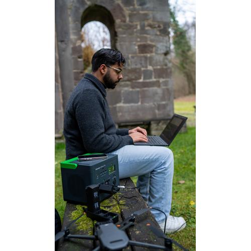 APC SE OffGrid Portable Power Station 500 - Li-Ion accu, LCD, 2x stopcontact, 3x USB-A, 2x USB-C, 3x 12V, draadloze lader - Image 4