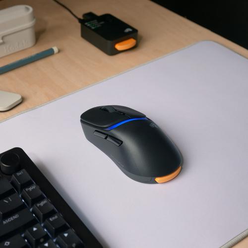 Glorious Gaming - draadloze gamingmuis Model D3 - Uitwisselbaar InfinitePlay-batterijsysteem, 8k polling, 130M click optische schakelaars, licht gewicht van 69 g, 30K DPI optische sensor, RGB - Zwart - Image 4