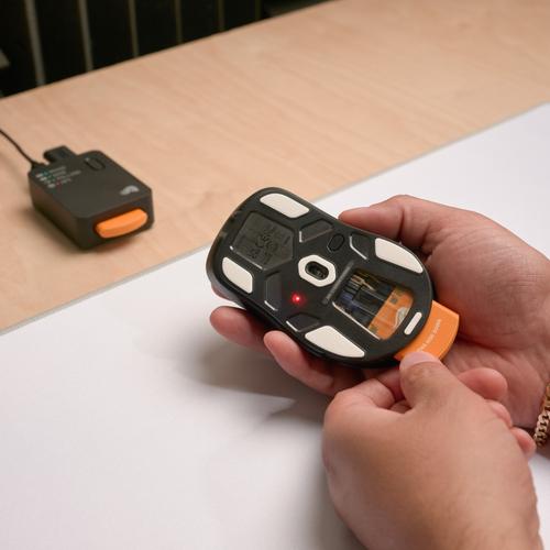 Glorious Gaming - draadloze gamingmuis Model D3 - Uitwisselbaar InfinitePlay-batterijsysteem, 8k polling, 130M click optische schakelaars, licht gewicht van 69 g, 30K DPI optische sensor, RGB - Zwart - Image 5