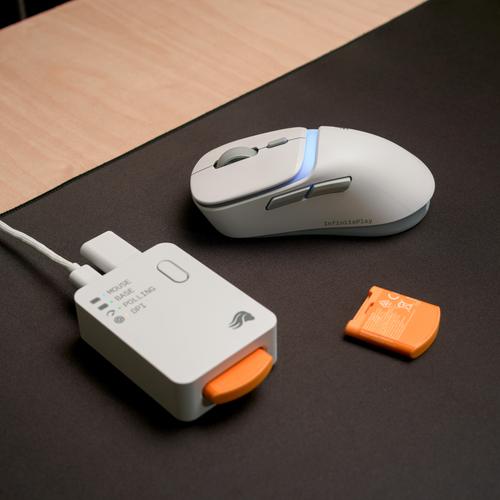 Glorious Gaming - draadloze gamingmuis Model D3 - Uitwisselbaar InfinitePlay-batterijsysteem, 8k polling, 130M click optische schakelaars, licht gewicht van 69 g, 30K DPI optische sensor, RGB - Wit - Image 6