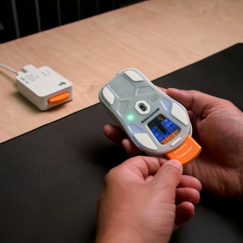 Glorious Gaming - draadloze gamingmuis Model O3 - Uitwisselbaar InfinitePlay-batterijsysteem, 8k polling, 130M click optische schakelaars, licht gewicht van 66 g, 30K DPI optische sensor, RGB - Wit - Image 5